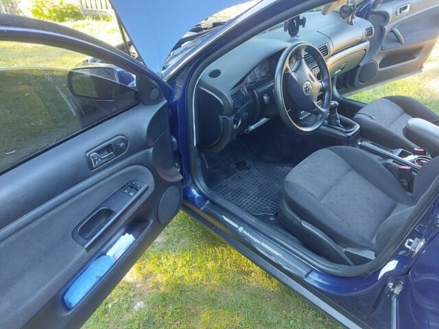 Синій Фольксваген Пассат, об'ємом двигуна 1.6 л та пробігом 347 тис. км за 3000 $, фото 4 на Automoto.ua