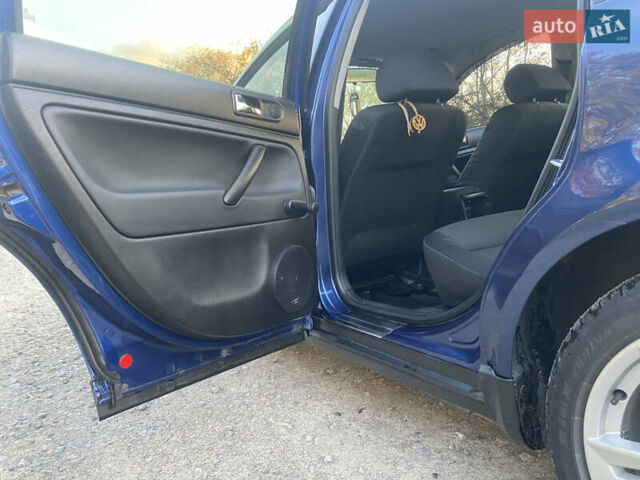 Синий Фольксваген Пассат, объемом двигателя 1.9 л и пробегом 441 тыс. км за 4499 $, фото 24 на Automoto.ua