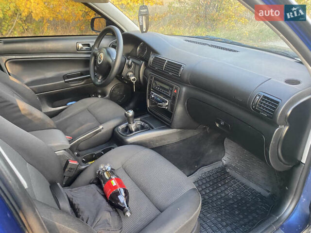 Синий Фольксваген Пассат, объемом двигателя 1.9 л и пробегом 441 тыс. км за 4499 $, фото 14 на Automoto.ua