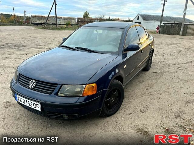 Синій Фольксваген Пассат, об'ємом двигуна 2.3 л та пробігом 314 тис. км за 2900 $, фото 3 на Automoto.ua