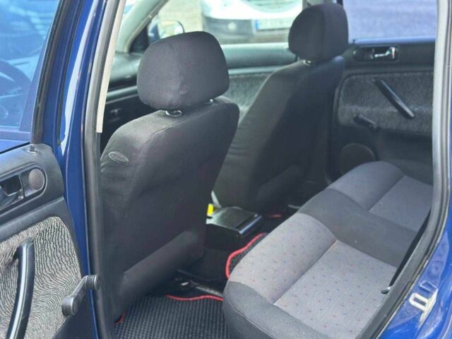 Синий Фольксваген Пассат, объемом двигателя 1.8 л и пробегом 350 тыс. км за 4000 $, фото 5 на Automoto.ua