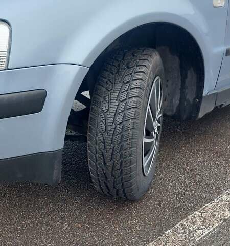 Синій Фольксваген Пассат, об'ємом двигуна 1.6 л та пробігом 245 тис. км за 3900 $, фото 11 на Automoto.ua