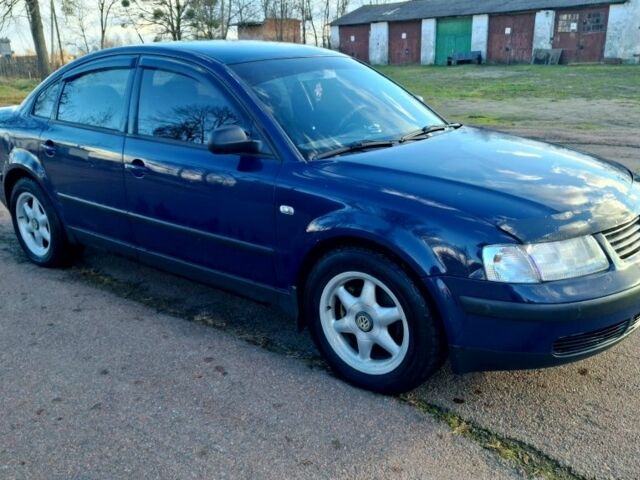 Синий Фольксваген Пассат, объемом двигателя 1.9 л и пробегом 305 тыс. км за 3500 $, фото 4 на Automoto.ua