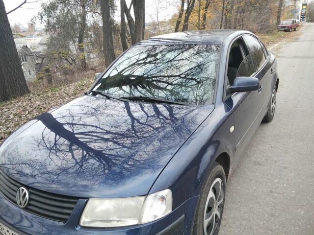 Синий Фольксваген Пассат, объемом двигателя 1.6 л и пробегом 305 тыс. км за 4000 $, фото 11 на Automoto.ua