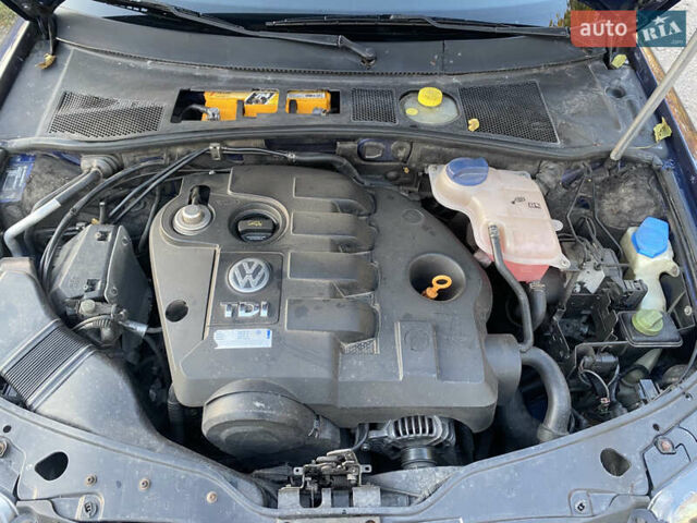 Синий Фольксваген Пассат, объемом двигателя 1.9 л и пробегом 441 тыс. км за 4499 $, фото 20 на Automoto.ua