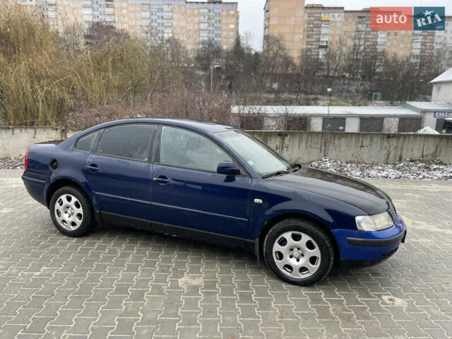 Синий Фольксваген Пассат, объемом двигателя 2.5 л и пробегом 330 тыс. км за 2750 $, фото 2 на Automoto.ua