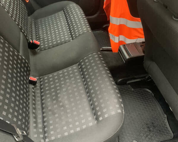 Синий Фольксваген Пассат, объемом двигателя 1.6 л и пробегом 300 тыс. км за 4000 $, фото 7 на Automoto.ua