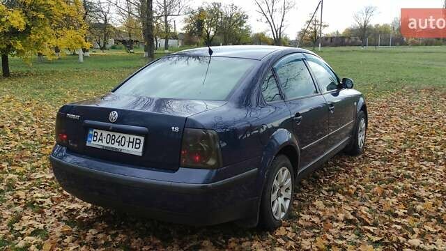 Синий Фольксваген Пассат, объемом двигателя 1.78 л и пробегом 282 тыс. км за 4300 $, фото 2 на Automoto.ua