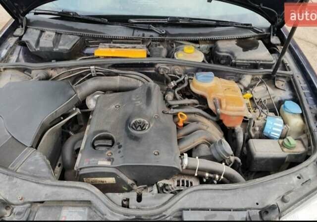 Синий Фольксваген Пассат, объемом двигателя 1.6 л и пробегом 261 тыс. км за 4150 $, фото 6 на Automoto.ua