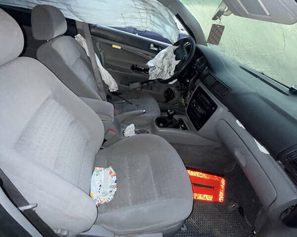 Синий Фольксваген Пассат, объемом двигателя 1.78 л и пробегом 236 тыс. км за 1250 $, фото 20 на Automoto.ua