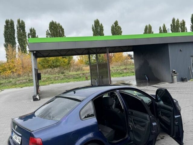 Синий Фольксваген Пассат, объемом двигателя 1.6 л и пробегом 264 тыс. км за 3100 $, фото 8 на Automoto.ua