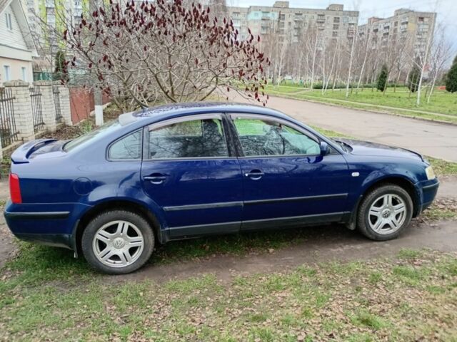 Синий Фольксваген Пассат, объемом двигателя 1.6 л и пробегом 340 тыс. км за 4000 $, фото 3 на Automoto.ua