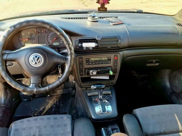 Синий Фольксваген Пассат, объемом двигателя 1.9 л и пробегом 305 тыс. км за 3500 $, фото 5 на Automoto.ua