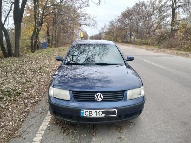 Синий Фольксваген Пассат, объемом двигателя 1.6 л и пробегом 305 тыс. км за 4000 $, фото 1 на Automoto.ua