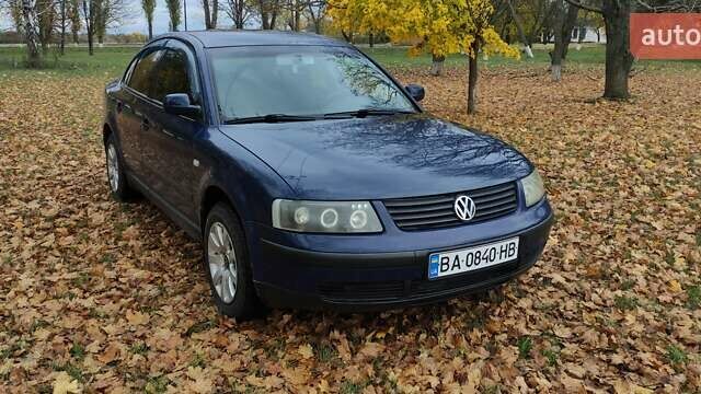 Синий Фольксваген Пассат, объемом двигателя 1.78 л и пробегом 282 тыс. км за 4300 $, фото 1 на Automoto.ua