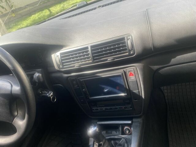 Синий Фольксваген Пассат, объемом двигателя 2 л и пробегом 210 тыс. км за 3800 $, фото 7 на Automoto.ua