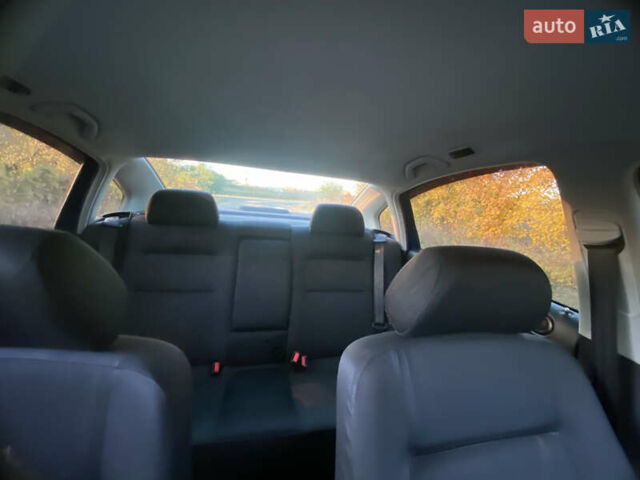 Синий Фольксваген Пассат, объемом двигателя 1.9 л и пробегом 441 тыс. км за 4499 $, фото 17 на Automoto.ua