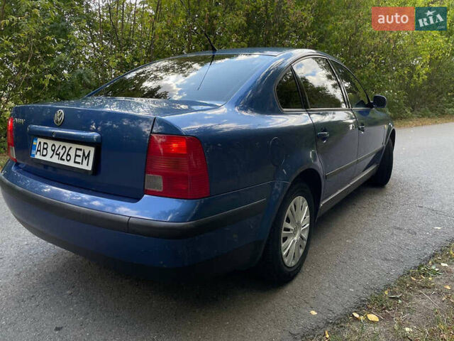 Синий Фольксваген Пассат, объемом двигателя 1.6 л и пробегом 297 тыс. км за 4150 $, фото 5 на Automoto.ua