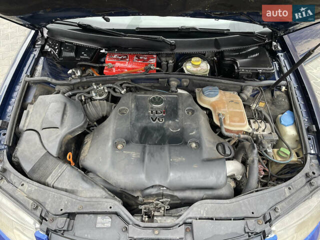 Синий Фольксваген Пассат, объемом двигателя 2.5 л и пробегом 330 тыс. км за 2750 $, фото 40 на Automoto.ua