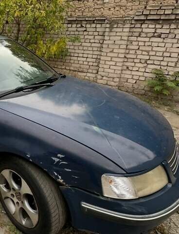 Синий Фольксваген Пассат, объемом двигателя 1.8 л и пробегом 328 тыс. км за 2600 $, фото 7 на Automoto.ua