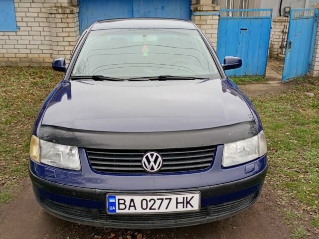 Синий Фольксваген Пассат, объемом двигателя 1.6 л и пробегом 340 тыс. км за 4000 $, фото 2 на Automoto.ua