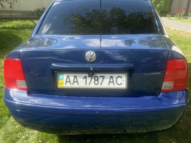 Синий Фольксваген Пассат, объемом двигателя 2 л и пробегом 210 тыс. км за 3800 $, фото 2 на Automoto.ua