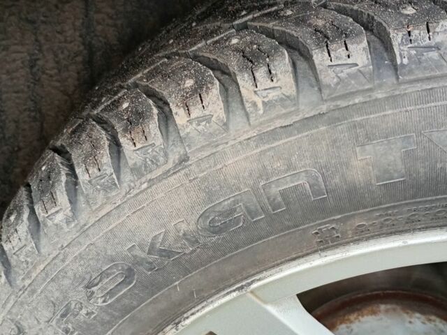 Синий Фольксваген Пассат, объемом двигателя 1.6 л и пробегом 340 тыс. км за 4000 $, фото 14 на Automoto.ua