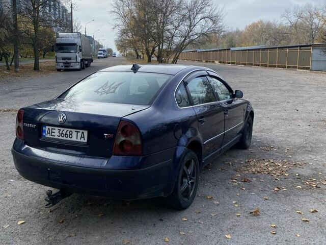 Синий Фольксваген Пассат, объемом двигателя 1.9 л и пробегом 390 тыс. км за 2199 $, фото 4 на Automoto.ua