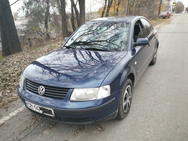 Синий Фольксваген Пассат, объемом двигателя 1.6 л и пробегом 305 тыс. км за 4000 $, фото 4 на Automoto.ua