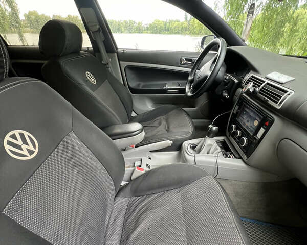 Синій Фольксваген Пассат, об'ємом двигуна 1.6 л та пробігом 364 тис. км за 3400 $, фото 12 на Automoto.ua