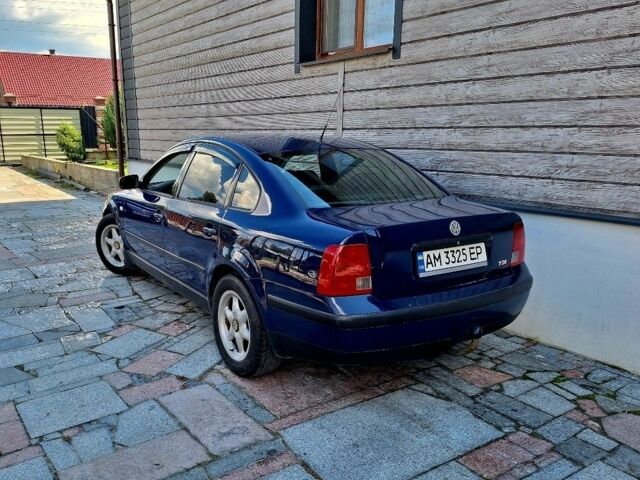 Синий Фольксваген Пассат, объемом двигателя 1.9 л и пробегом 305 тыс. км за 3500 $, фото 1 на Automoto.ua