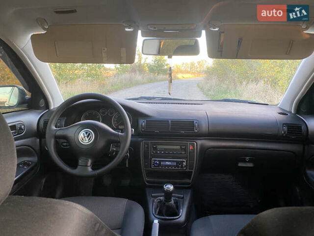Синий Фольксваген Пассат, объемом двигателя 1.9 л и пробегом 441 тыс. км за 4499 $, фото 16 на Automoto.ua
