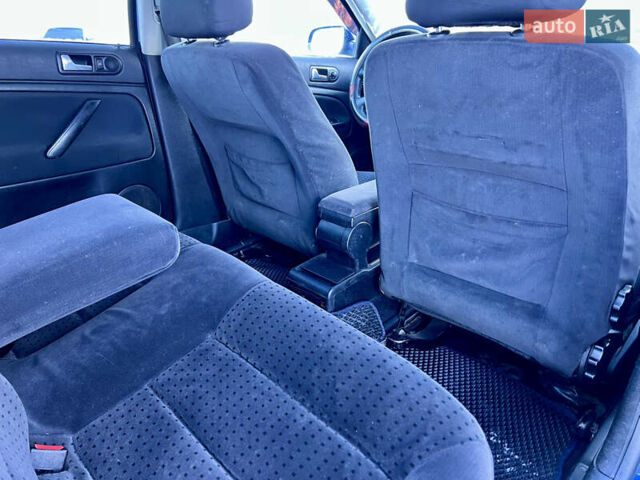 Синій Фольксваген Пассат, об'ємом двигуна 1.8 л та пробігом 274 тис. км за 3250 $, фото 41 на Automoto.ua