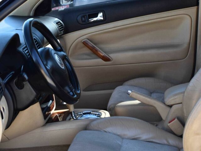 Синий Фольксваген Пассат, объемом двигателя 1.8 л и пробегом 292 тыс. км за 4950 $, фото 7 на Automoto.ua