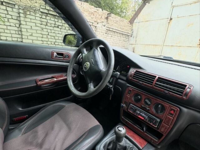 Синий Фольксваген Пассат, объемом двигателя 0 л и пробегом 324 тыс. км за 2100 $, фото 3 на Automoto.ua