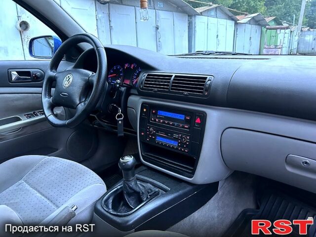 Синий Фольксваген Пассат, объемом двигателя 1.8 л и пробегом 258 тыс. км за 3999 $, фото 8 на Automoto.ua