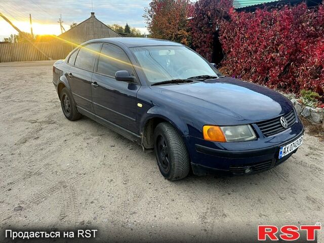 Синій Фольксваген Пассат, об'ємом двигуна 2.3 л та пробігом 314 тис. км за 2900 $, фото 1 на Automoto.ua