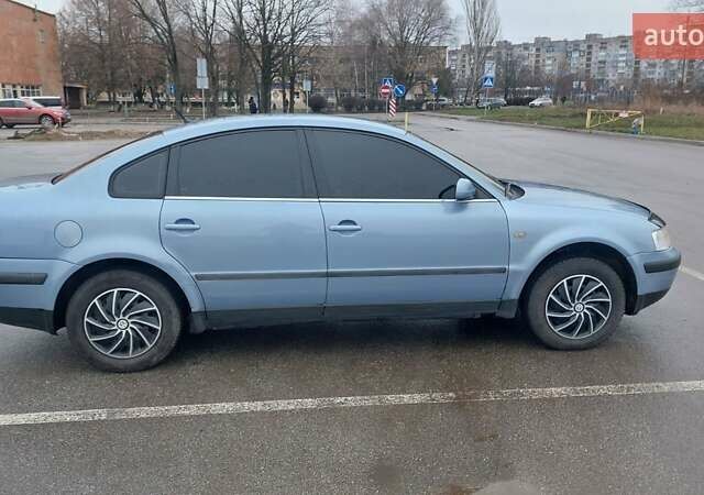 Синій Фольксваген Пассат, об'ємом двигуна 1.6 л та пробігом 245 тис. км за 3900 $, фото 2 на Automoto.ua