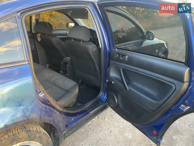 Синий Фольксваген Пассат, объемом двигателя 1.9 л и пробегом 441 тыс. км за 4499 $, фото 15 на Automoto.ua