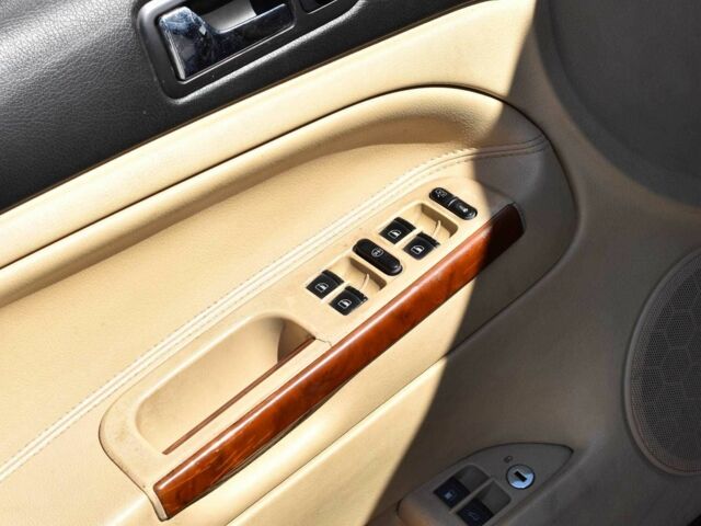 Синий Фольксваген Пассат, объемом двигателя 1.8 л и пробегом 292 тыс. км за 4950 $, фото 10 на Automoto.ua