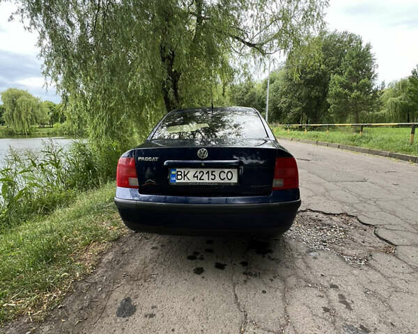 Синій Фольксваген Пассат, об'ємом двигуна 1.6 л та пробігом 364 тис. км за 3400 $, фото 6 на Automoto.ua