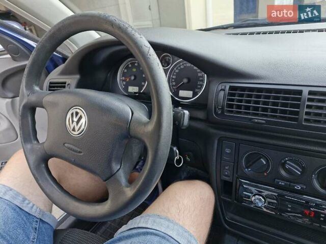 Синий Фольксваген Пассат, объемом двигателя 2 л и пробегом 291 тыс. км за 4199 $, фото 11 на Automoto.ua