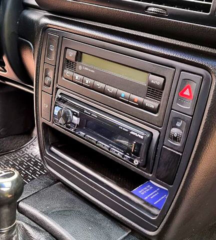 Синий Фольксваген Пассат, объемом двигателя 1.6 л и пробегом 262 тыс. км за 3800 $, фото 12 на Automoto.ua