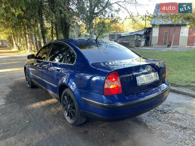 Фольксваген Пассат 2001 у Дубно на Automoto.ua Синій Фольксваген Пассат, об'ємом двигуна 1.6 л та пробігом 197 тис. км за 4600 $, фото 5 на Automoto.ua