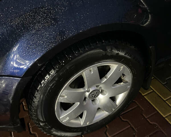 Синий Фольксваген Пассат, объемом двигателя 1.8 л и пробегом 386 тыс. км за 4750 $, фото 11 на Automoto.ua