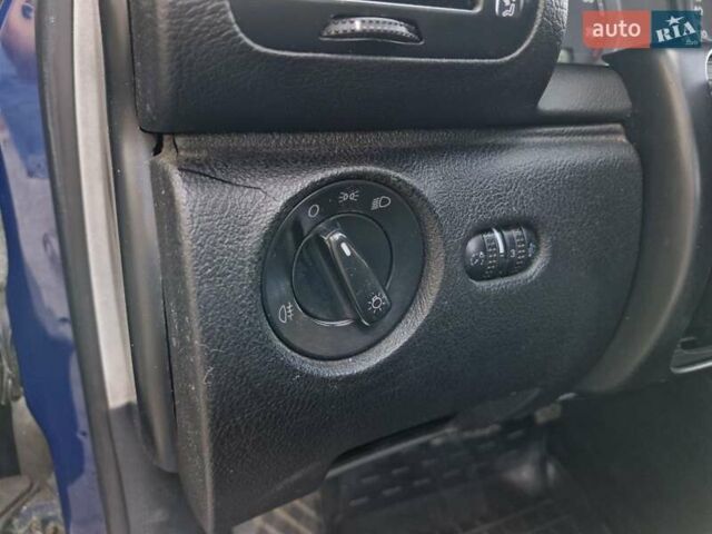 Синий Фольксваген Пассат, объемом двигателя 2 л и пробегом 291 тыс. км за 4199 $, фото 16 на Automoto.ua