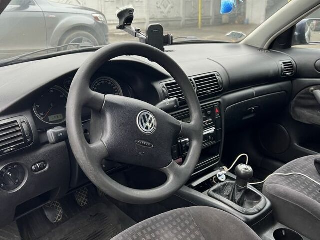 Синій Фольксваген Пассат, об'ємом двигуна 1.9 л та пробігом 475 тис. км за 1588 $, фото 4 на Automoto.ua