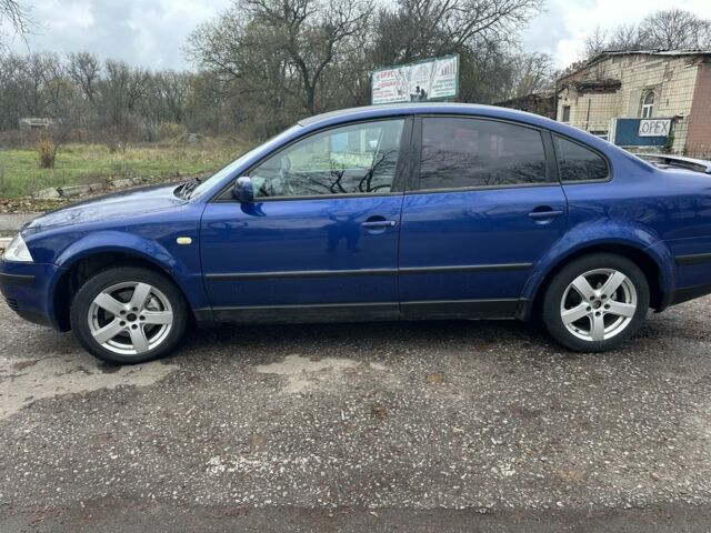 Синий Фольксваген Пассат, объемом двигателя 1.9 л и пробегом 437 тыс. км за 1950 $, фото 2 на Automoto.ua