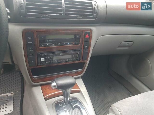 Синий Фольксваген Пассат, объемом двигателя 1.78 л и пробегом 309 тыс. км за 2950 $, фото 11 на Automoto.ua