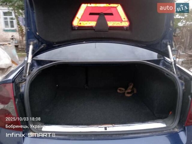 Синий Фольксваген Пассат, объемом двигателя 2.3 л и пробегом 308 тыс. км за 5000 $, фото 1 на Automoto.ua